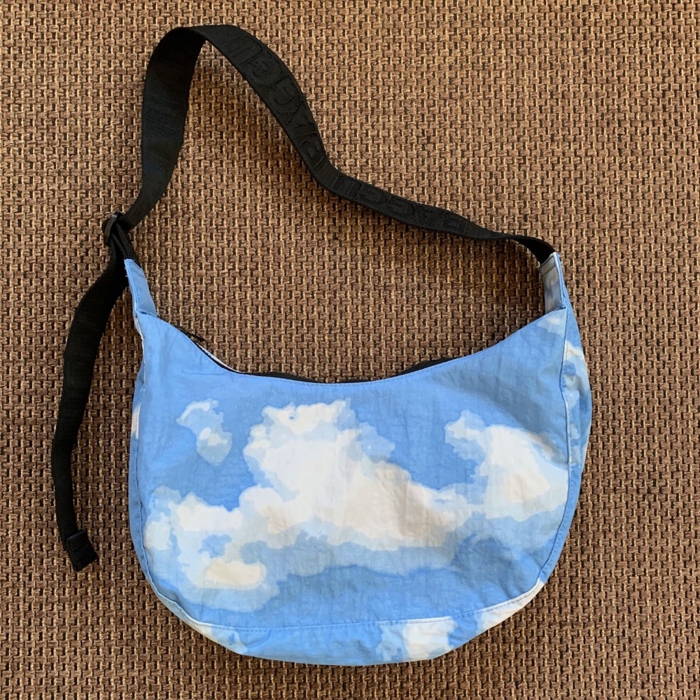 BAGGU Medium Crescent (Cloud Print)